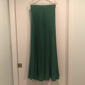 Green maxi skirt